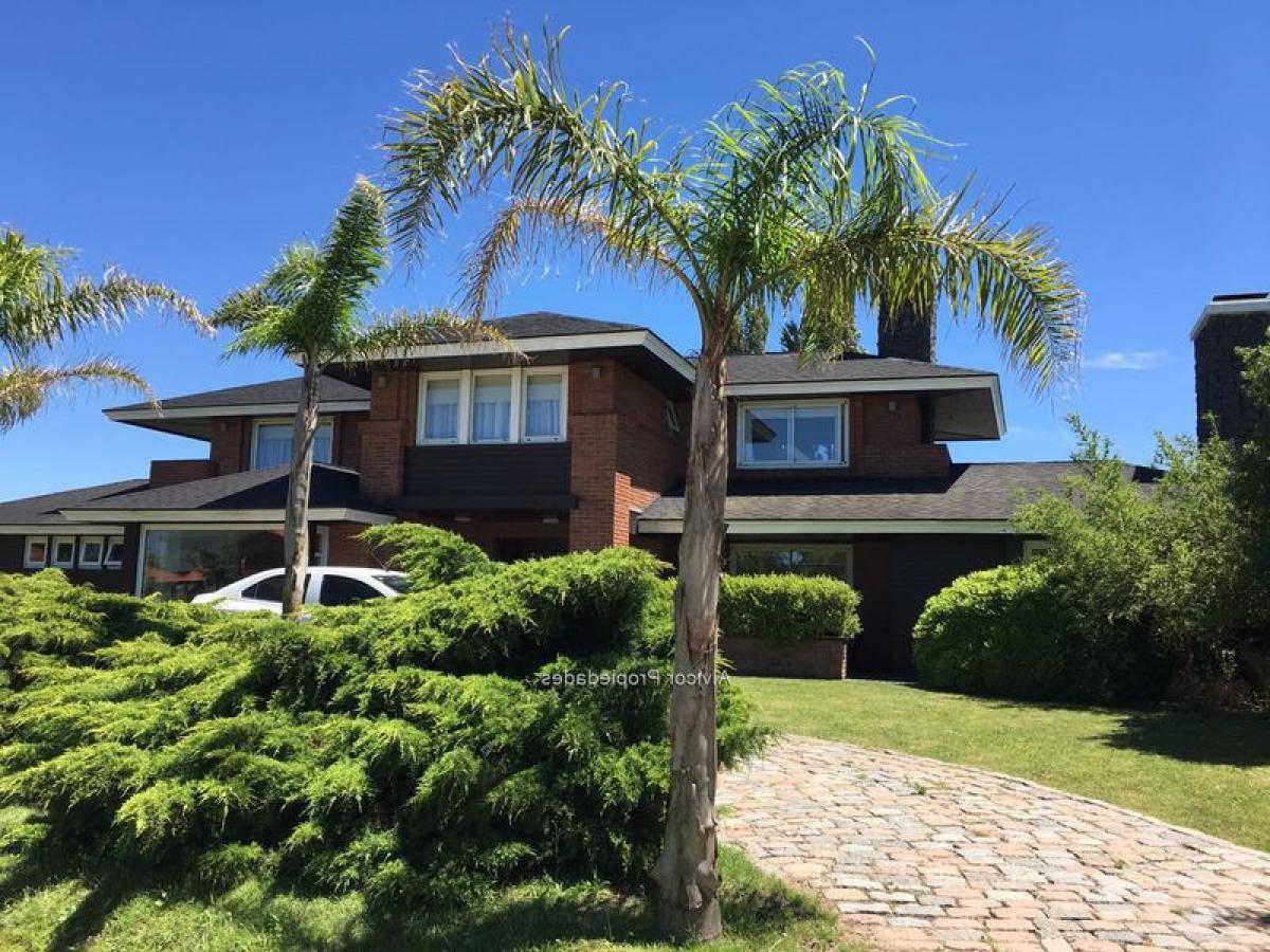 Дом с 3 спальнями в Канелонес, Уругвай № 2734