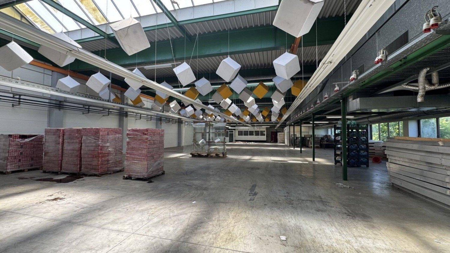 Lagerhaus in Wiener Neudorf, Austria 5447m², Nr. 210048