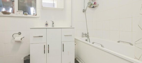 1 bedroom Apartment in Watford, United Kingdom No. 6137 20