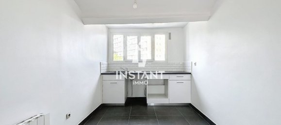 1 bedroom Apartment in Creteil, France No. 176340 8