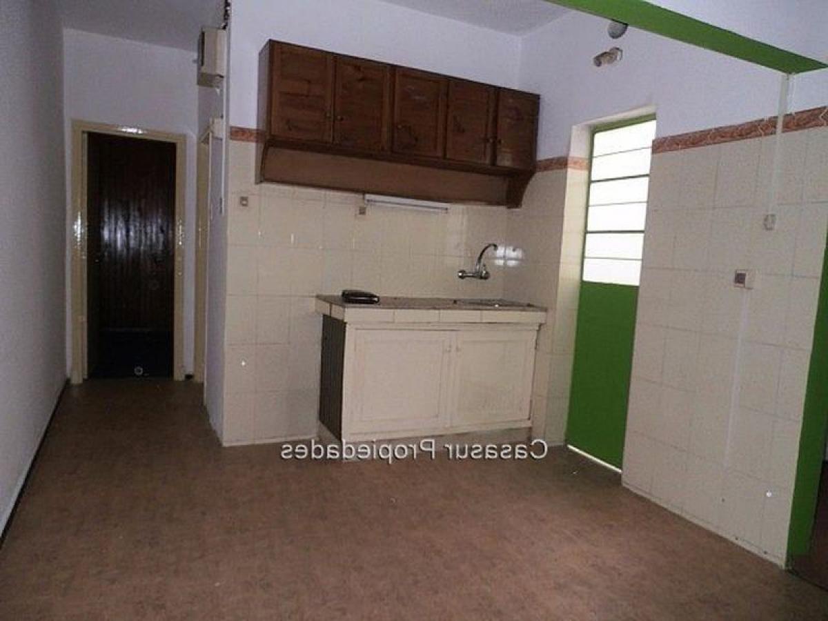 Studio in Montevideo, Uruguay No. 9918