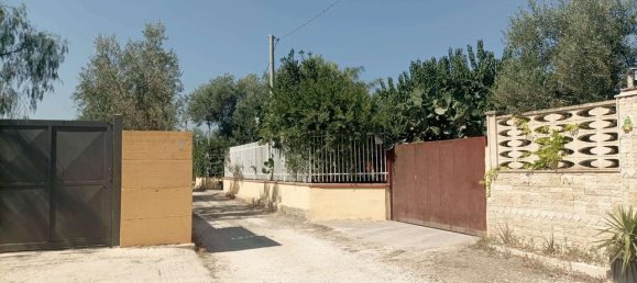 Villa de 4 habitaciónes en Trani, Italy No. 5669 24