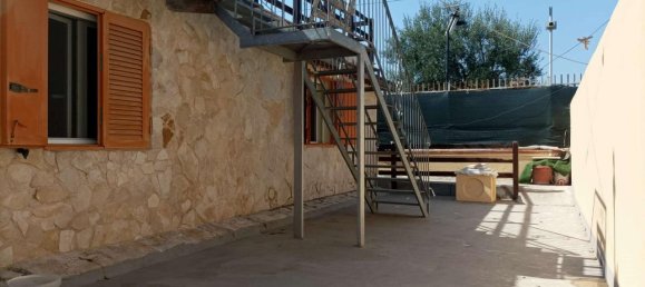 Villa de 4 habitaciónes en Trani, Italy No. 5669 15