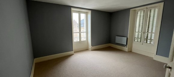 3 bedrooms Apartment in Montargis, France No. 78119 6