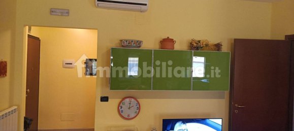 Apartamento de 2 dormitorios en Avezzano, Italy No. 254607 3