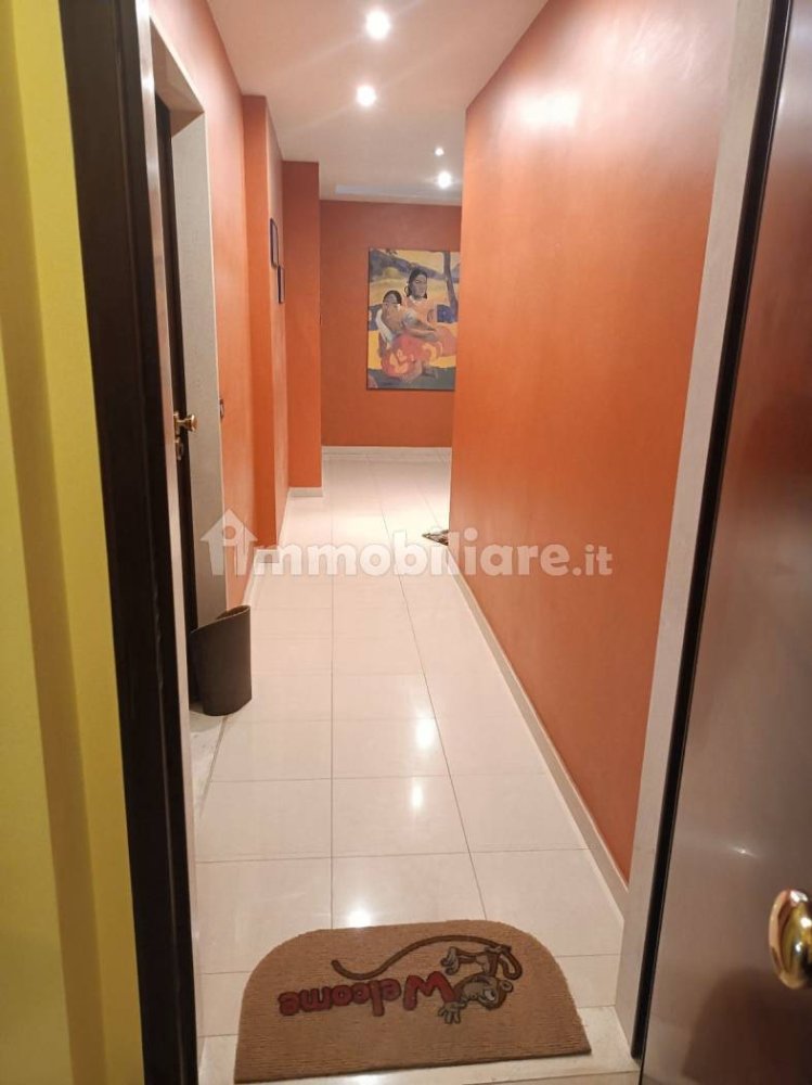 Apartamento de 2 dormitorios en Avezzano, Italy No. 254607