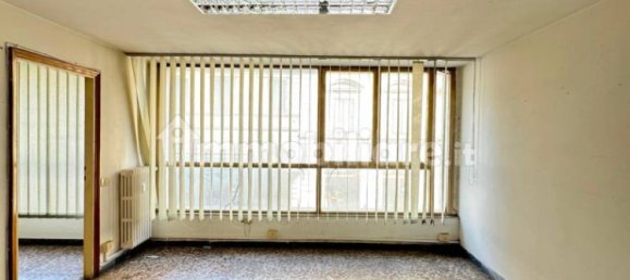 3 rooms Office in Florence, Italy No. 307727 3