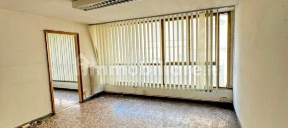 3 rooms Office in Florence, Italy No. 307727 2