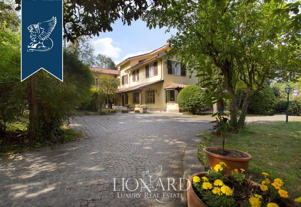 10 bedrooms Villa in Rome, Italy No. 386283