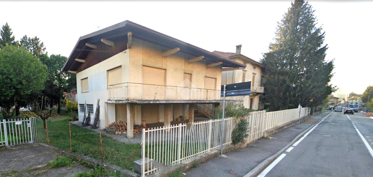 10 rooms Villa in Almè, Italy No. 2118