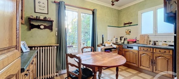 3 bedrooms House in Chartres, France No. 155456 6