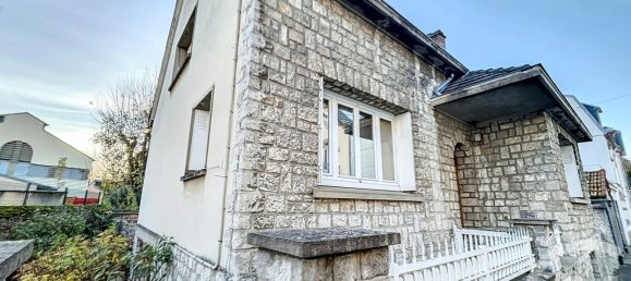 3 bedrooms House in Chartres, France No. 155456 3