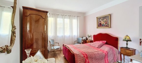 3 bedrooms House in Chartres, France No. 155456 2