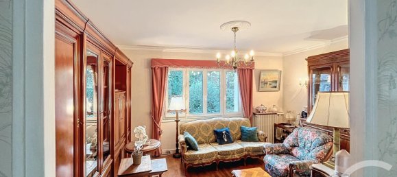 3 bedrooms House in Chartres, France No. 155456 5