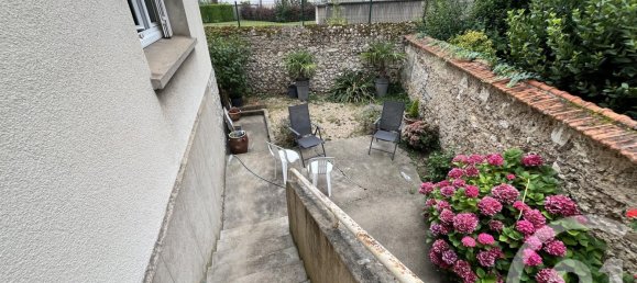 3 bedrooms House in Chartres, France No. 155456 16