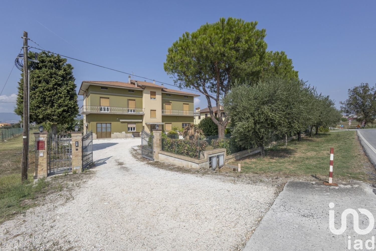 15 rooms House in Treia, Italy No. 257766