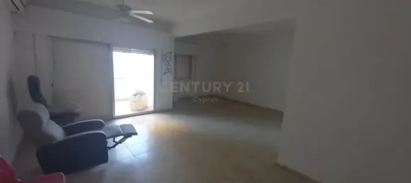 3 bedrooms Apartment in Mesa Geitonia, Cyprus No. 3797 2