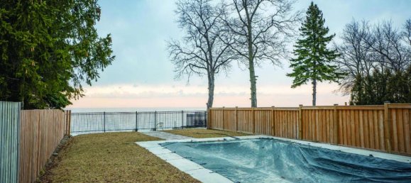 6 bedrooms House in Hamilton, Canada No. 309 5