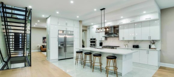 6 bedrooms House in Hamilton, Canada No. 309 11