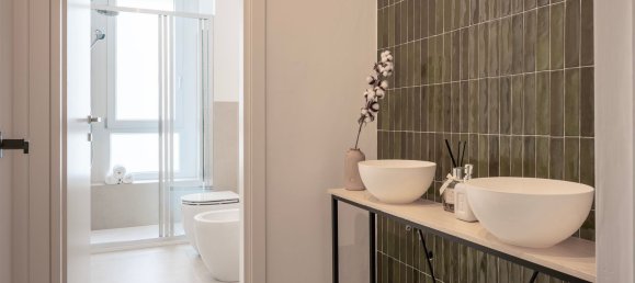 5 bedrooms Apartment in Turin, Italy No. 316721 15