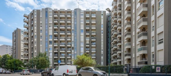 5 bedrooms Apartment in Turin, Italy No. 316721 6