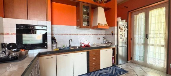 3 bedrooms Apartment in Naples, Italy No. 357615 5