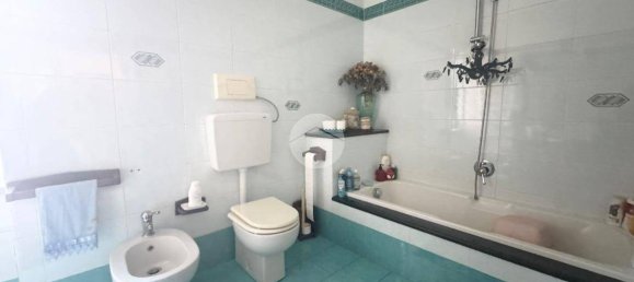 3 bedrooms Apartment in Naples, Italy No. 357615 17