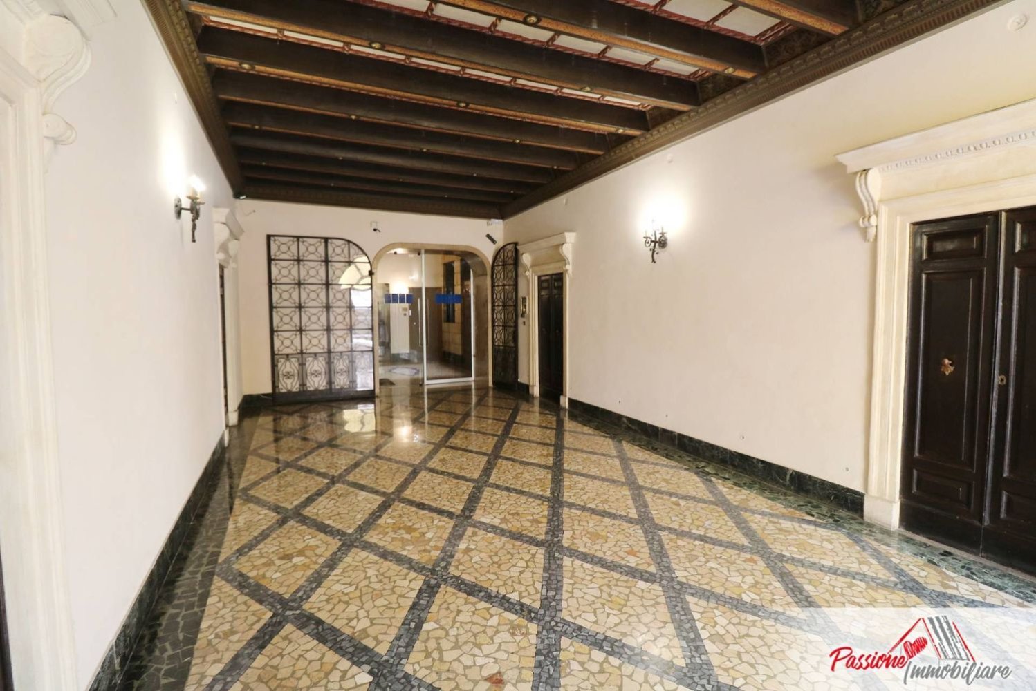 175m² Office in Verona, Italy No. 92142