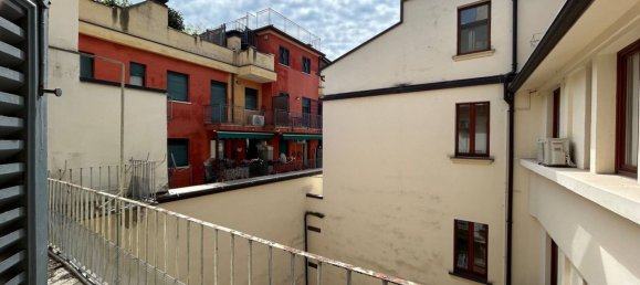 175m² Office in Verona, Italy No. 92142 23