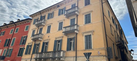 175m² Office in Verona, Italy No. 92142 2