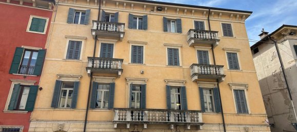 175m² Office in Verona, Italy No. 92142 35