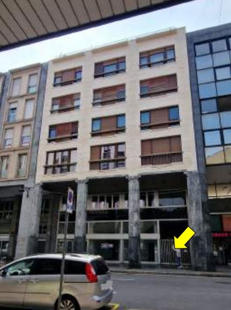 5-salle Appartement à Busto Arsizio, Italy No. 1650