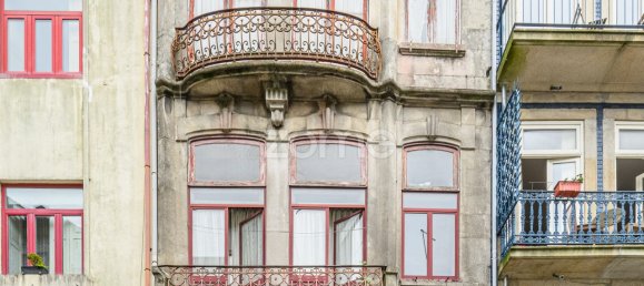 6 bedrooms Building in Porto, Portugal No. 12835 18