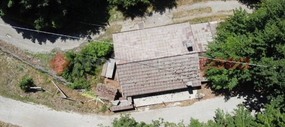 2 bedrooms House in Careggine, Italy No. 233370 3