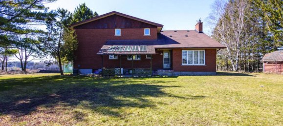 4 bedrooms House in Oshawa, Canada No. 897 5