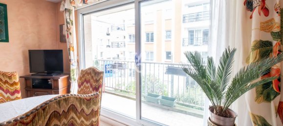 2 bedrooms Apartment in Les Lilas, France No. 175923 4