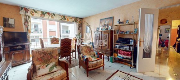 2 bedrooms Apartment in Les Lilas, France No. 175923 2