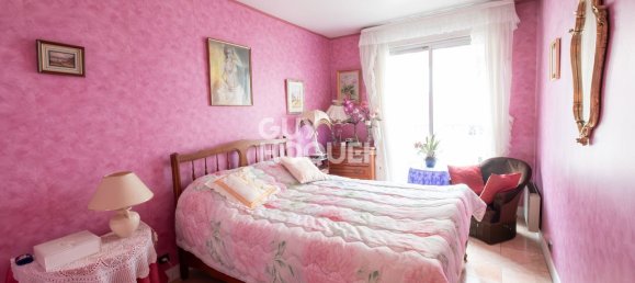 2 bedrooms Apartment in Les Lilas, France No. 175923 8