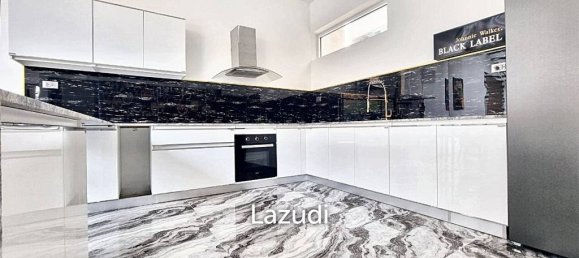 6 bedrooms Villa in Pattaya, Thailand No. 12989 6