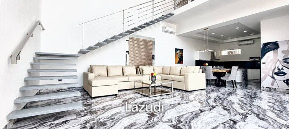 6 bedrooms Villa in Pattaya, Thailand No. 12989 2