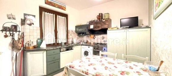 3 Schlafzimmer Haus in Pietrasanta, Italy, Nr. 194743 8