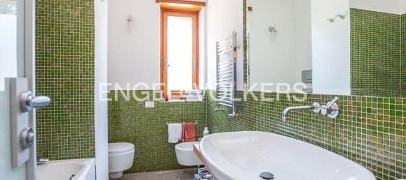 5 rooms Apartment in Rome, Italy No. 130001 6