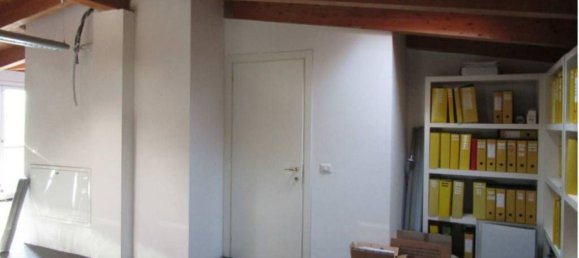 2 bedrooms Penthouse in Besana in Brianza, Italy No. 373804 4