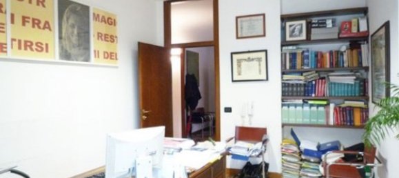 100m² Office in Ferrara, Italy No. 178450 6