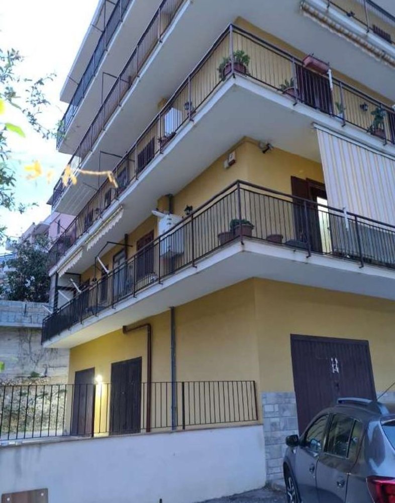 Apartamento de 3 dormitorios en Syracuse, Italy No. 310856