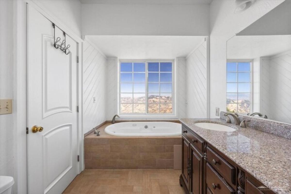 4 bedrooms House in Tehachapi, USA No. 390463