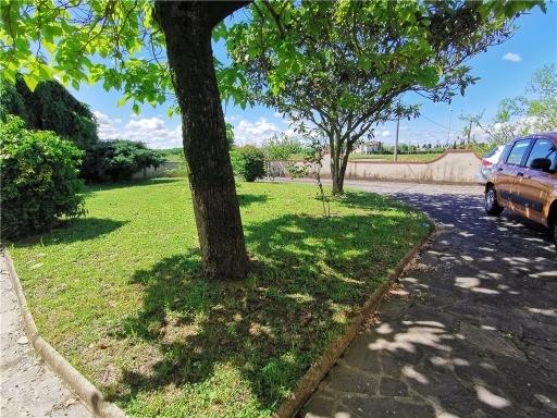 6 rooms Apartment in Fucecchio, Italy No. 25567