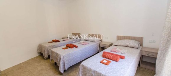 4 bedrooms House in Bormla, Malta No. 8349 8