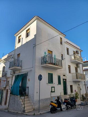 Квартира с 4 комнатами в Пескичи, Италия № 276902