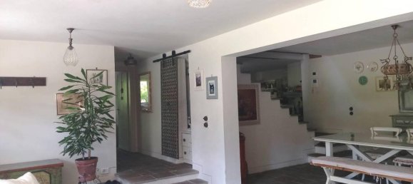 Casa de 7 habitaciónes en Vaiano, Italy No. 115064 5